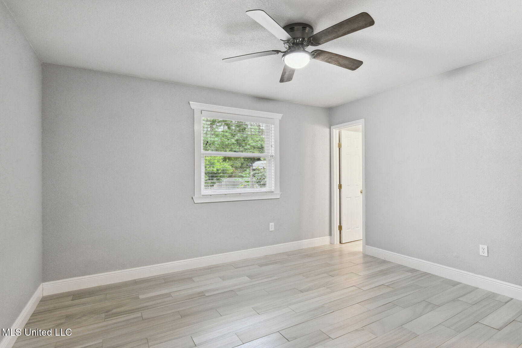 548 Royal Oak Drive