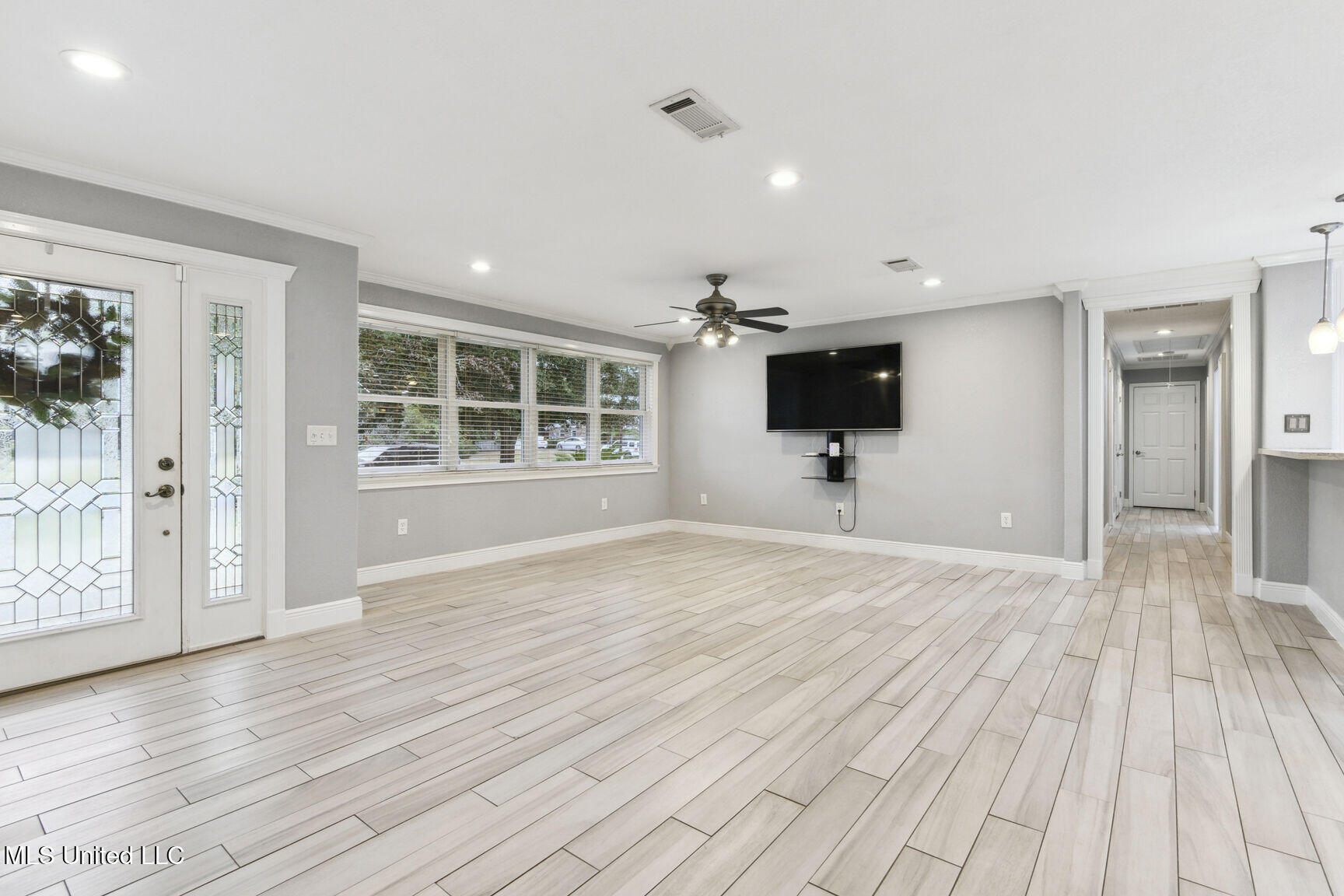 548 Royal Oak Drive