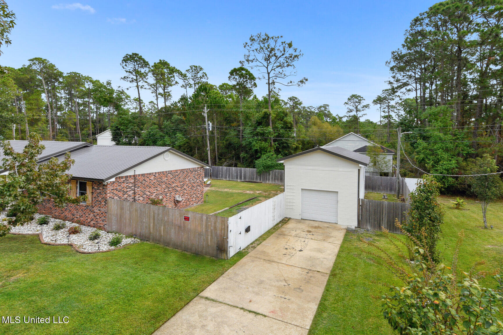 548 Royal Oak Drive