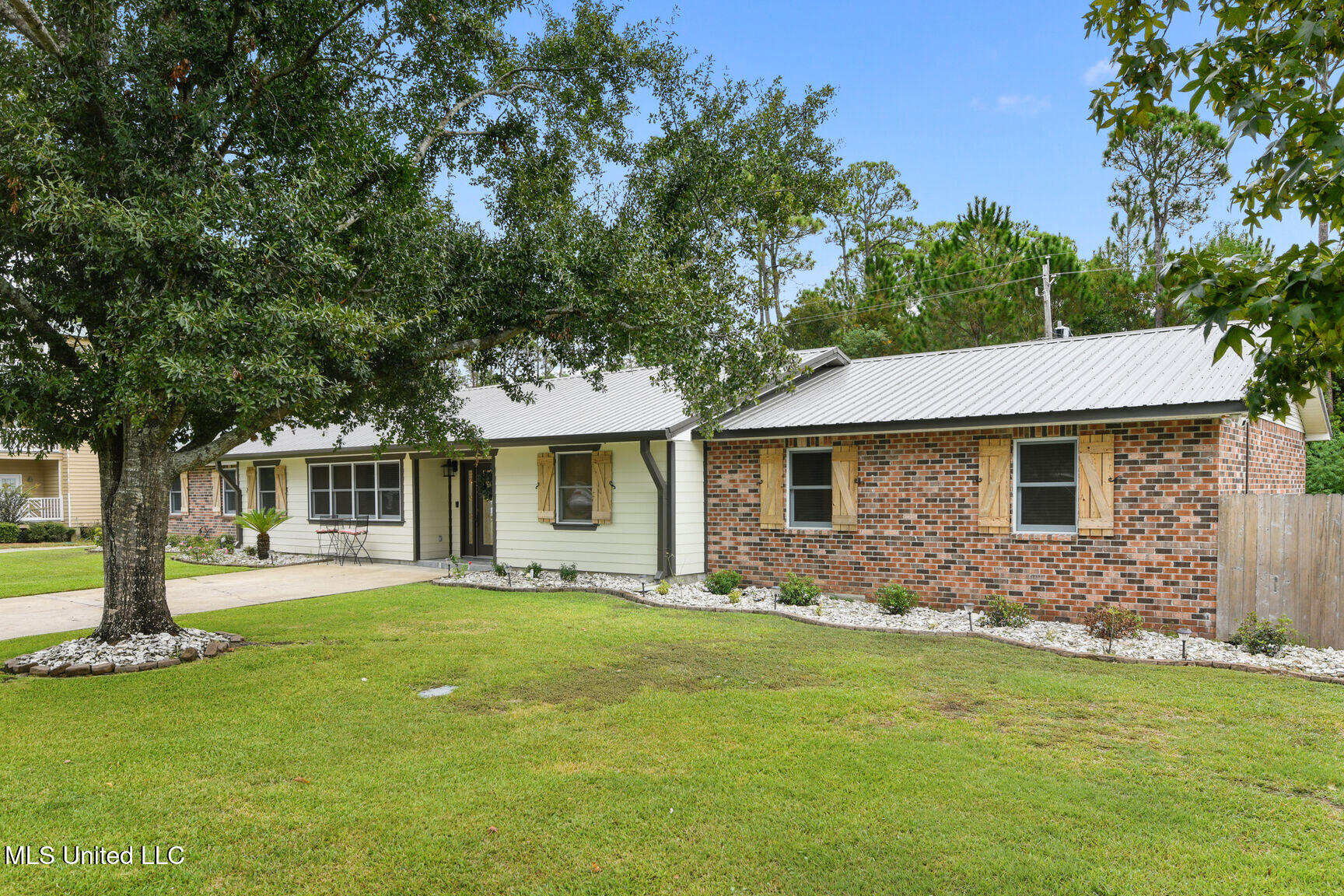 548 Royal Oak Drive
