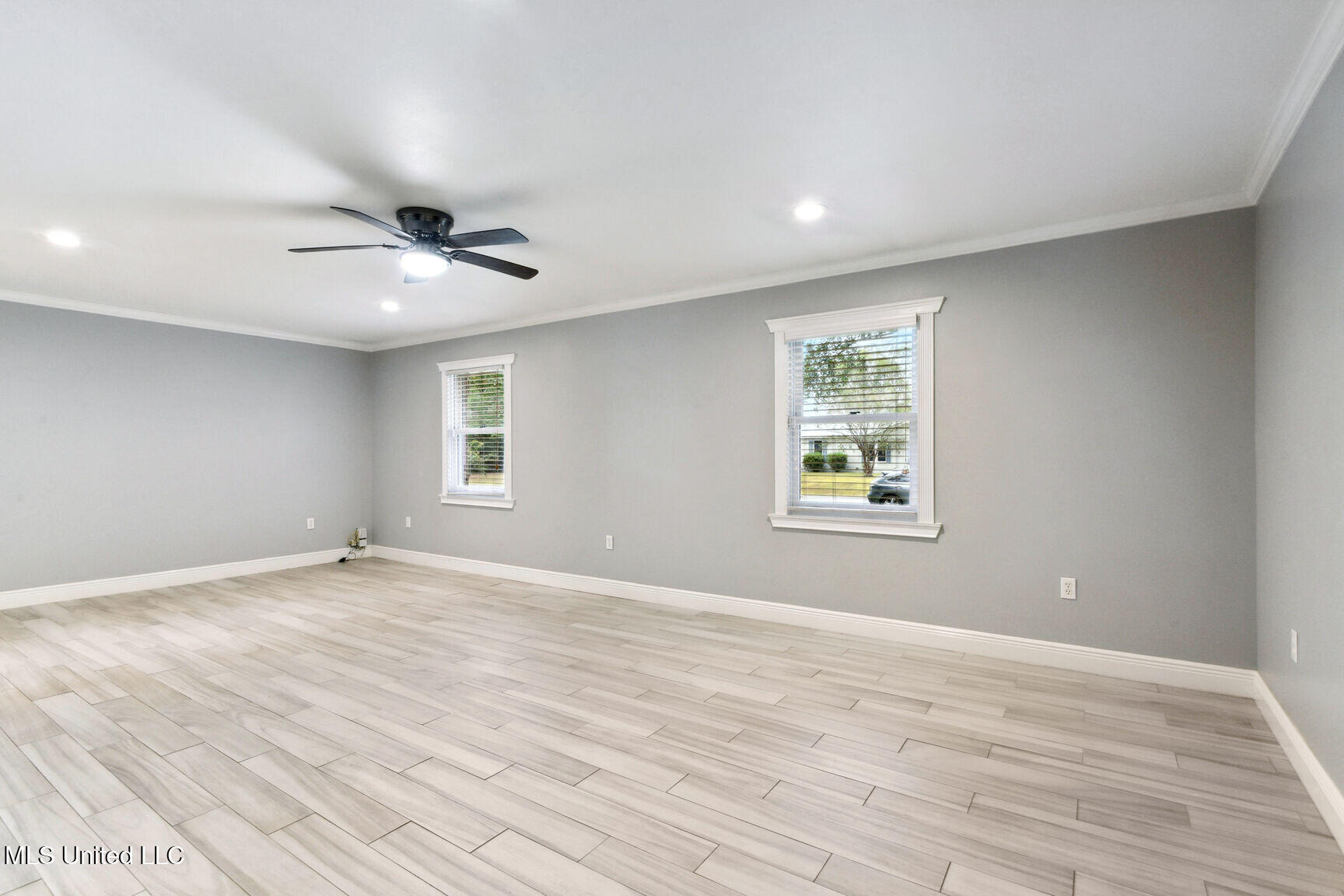 548 Royal Oak Drive