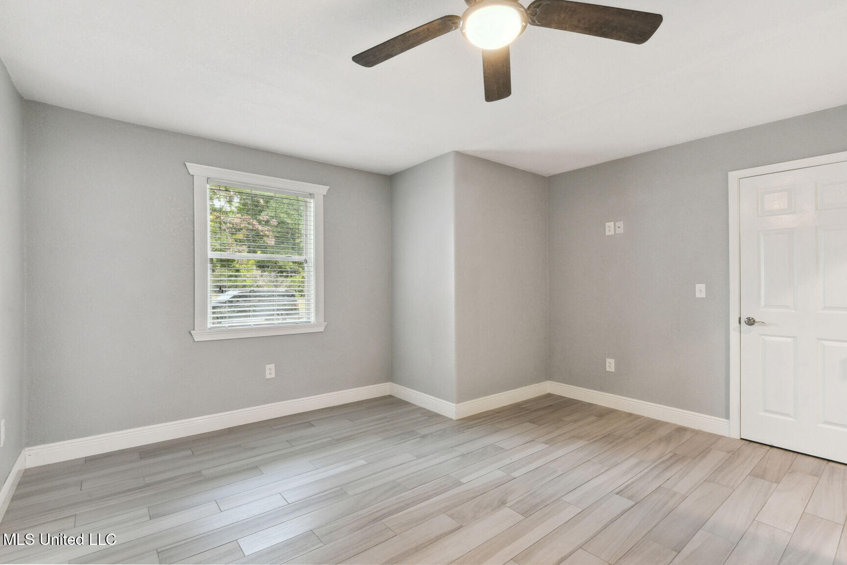 548 Royal Oak Drive