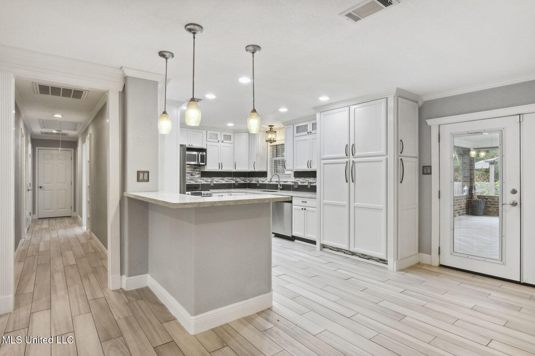 548 Royal Oak Drive