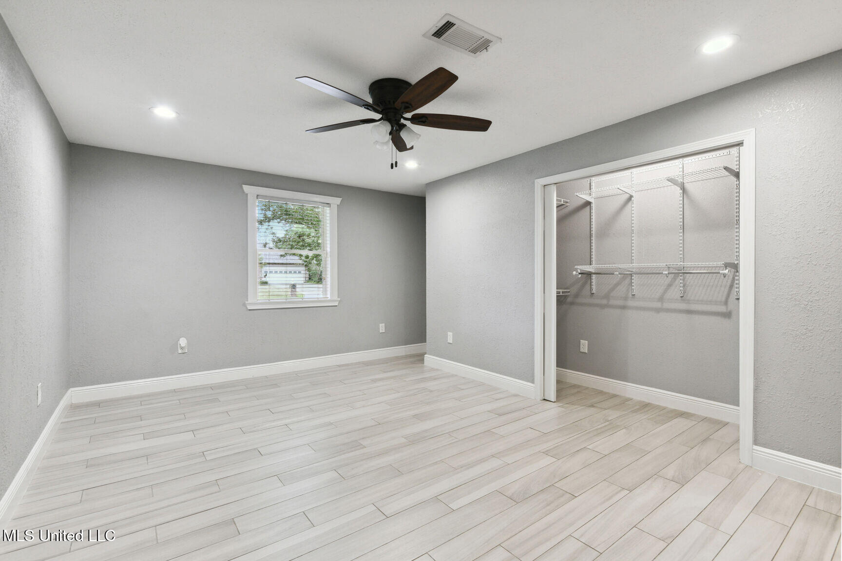 548 Royal Oak Drive