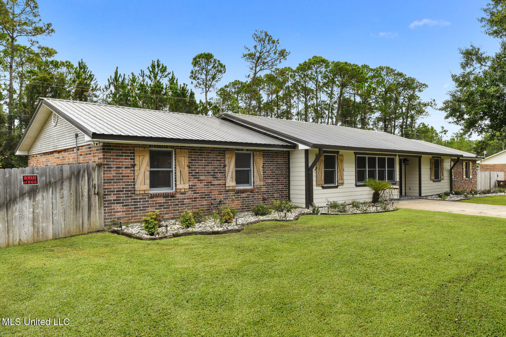 548 Royal Oak Drive
