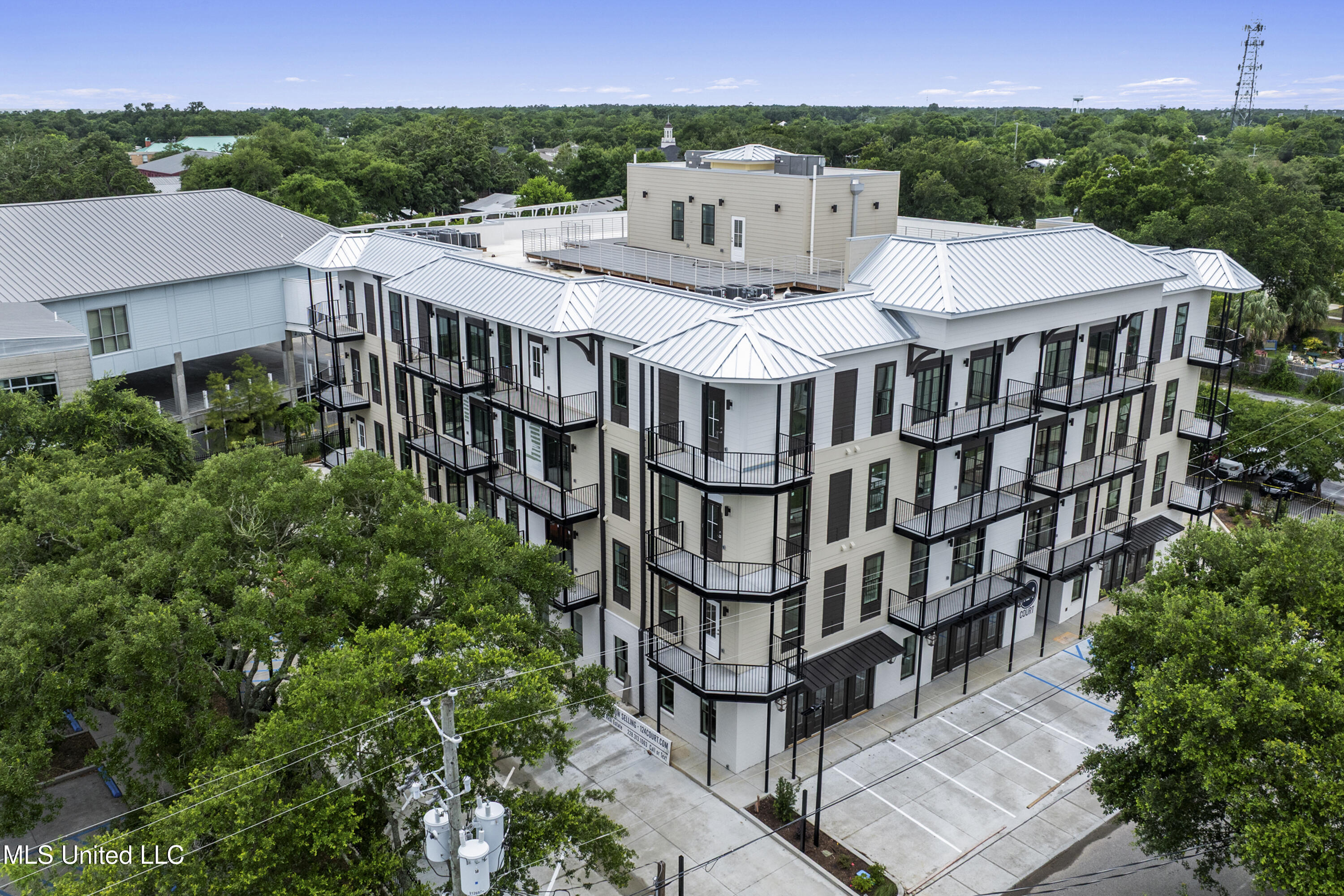 124 Court Unit#302 Street