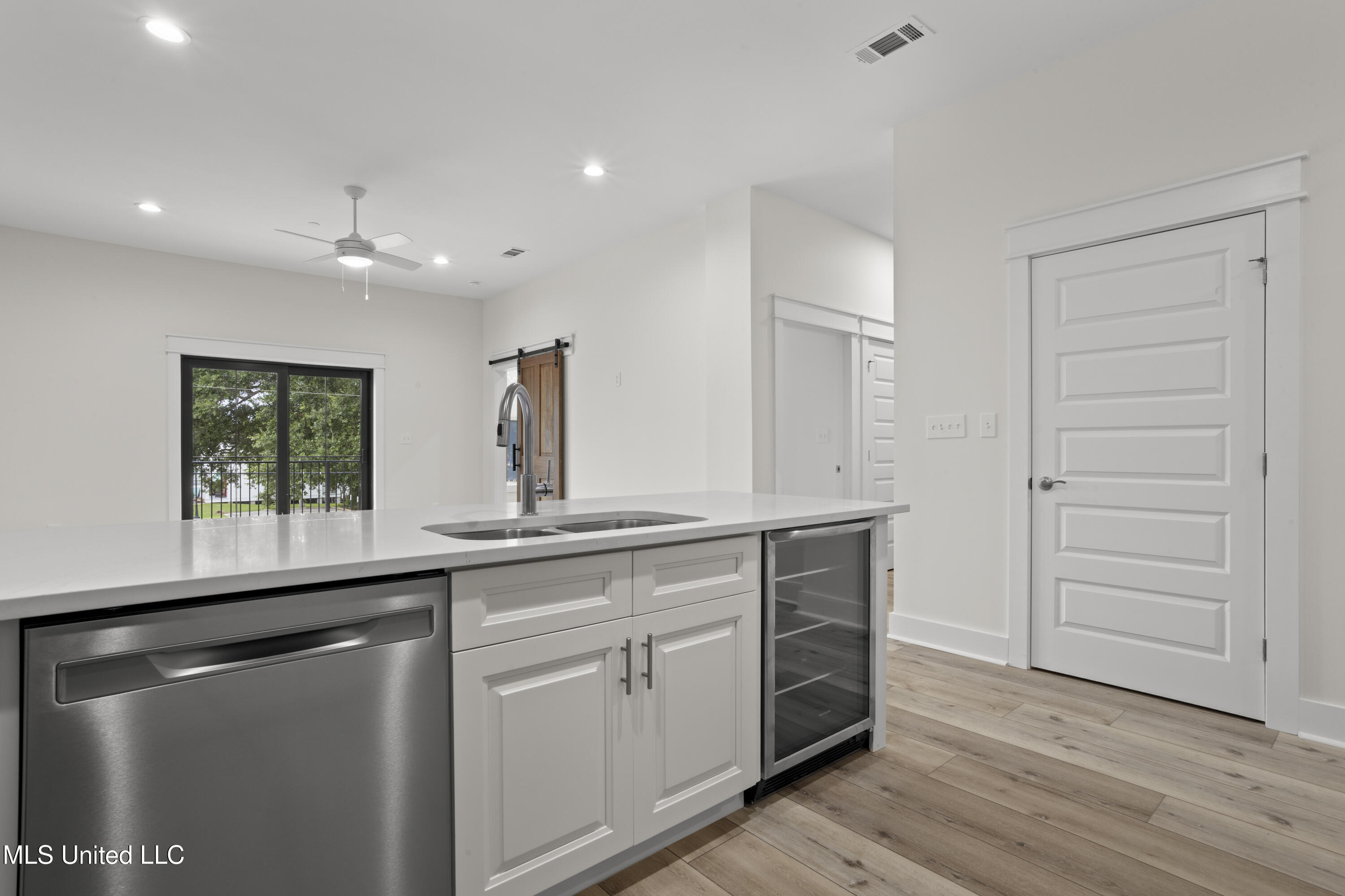 124 Court Unit#302 Street