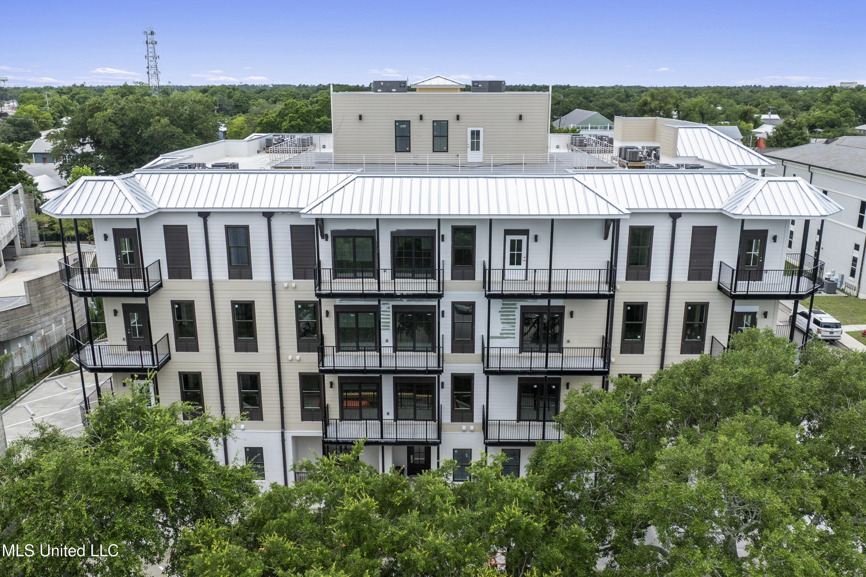 124 Court Unit#302 Street