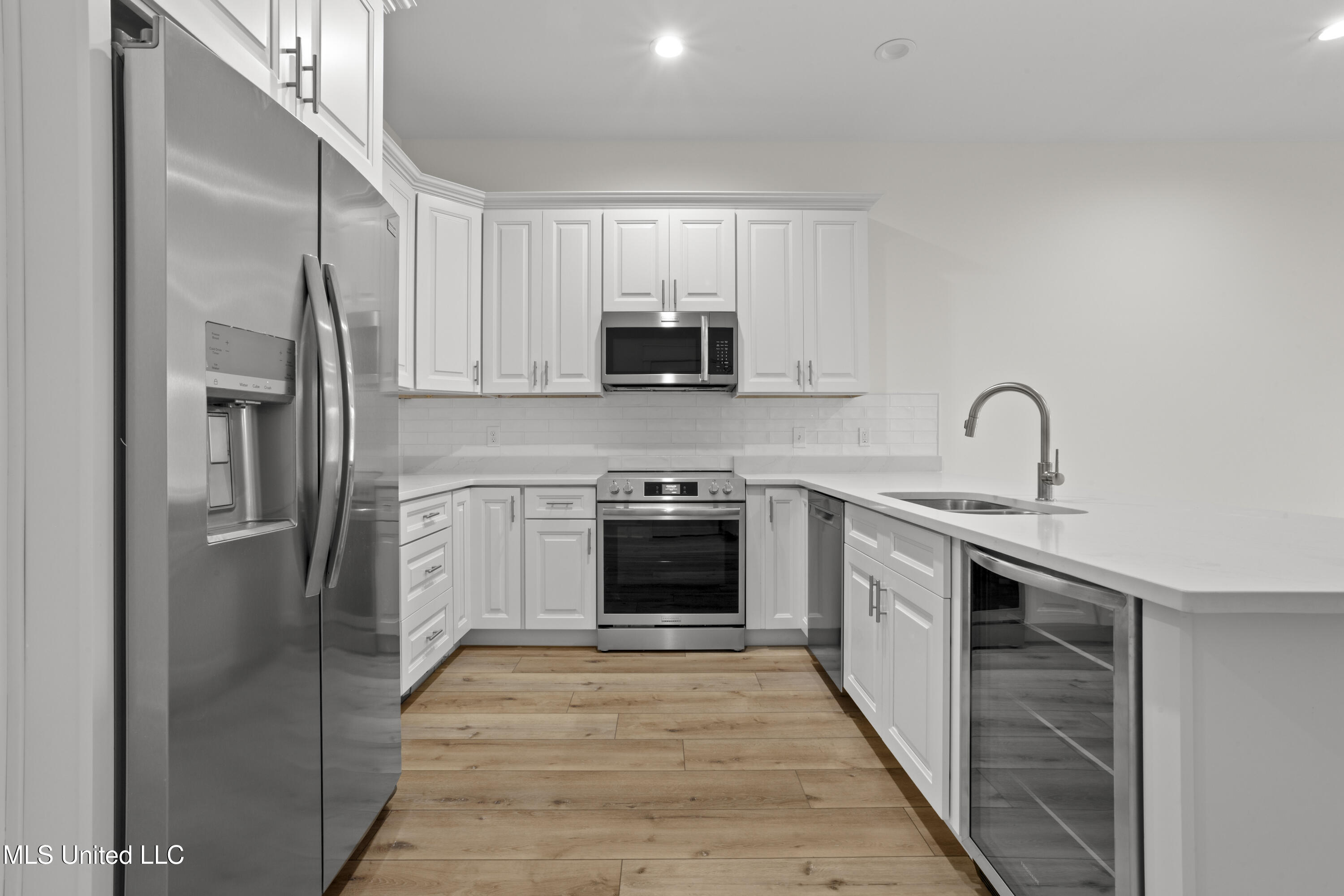 124 Court Unit#302 Street