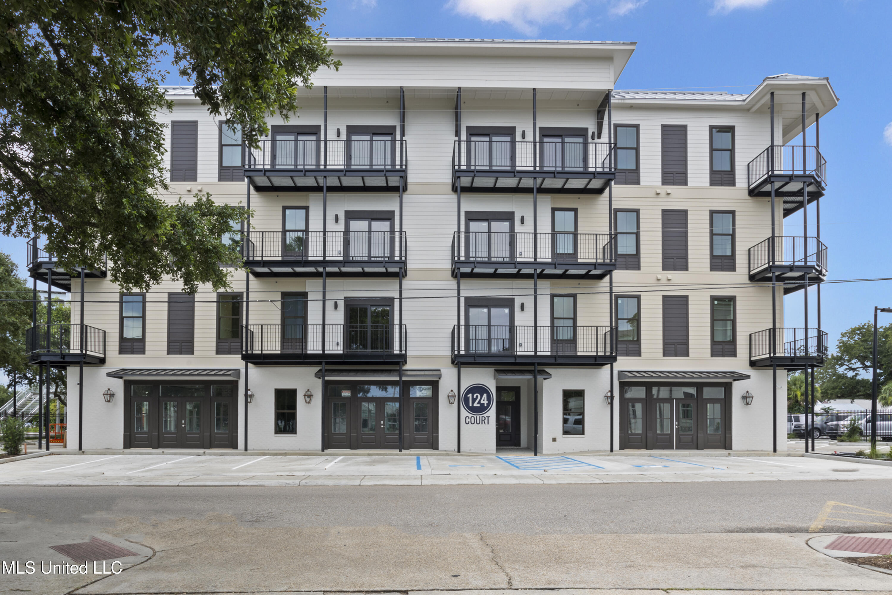 124 Court Unit#302 Street