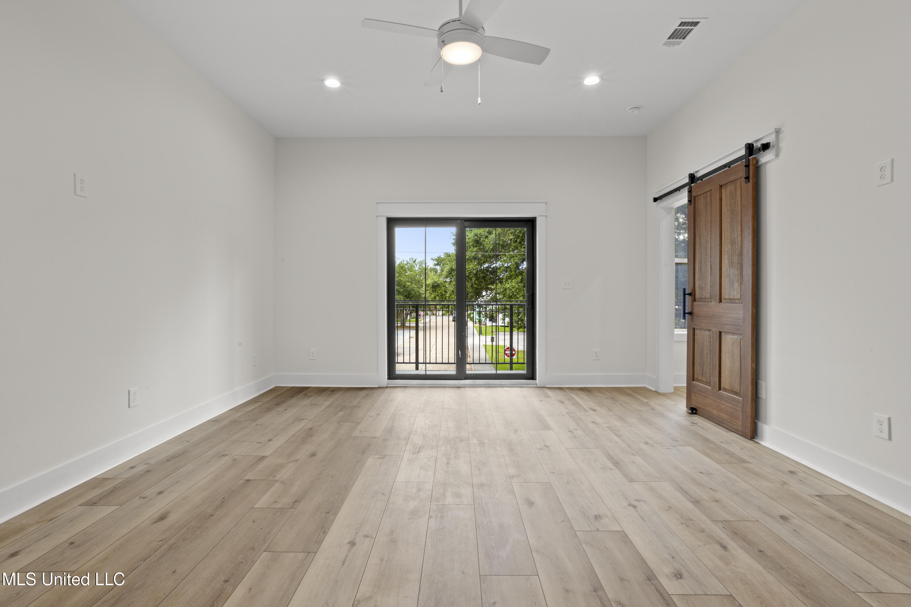 124 Court Unit#302 Street