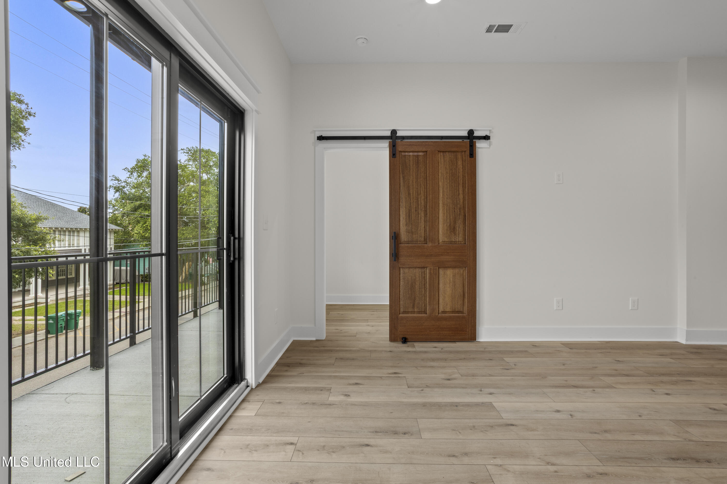 124 Court Unit#302 Street