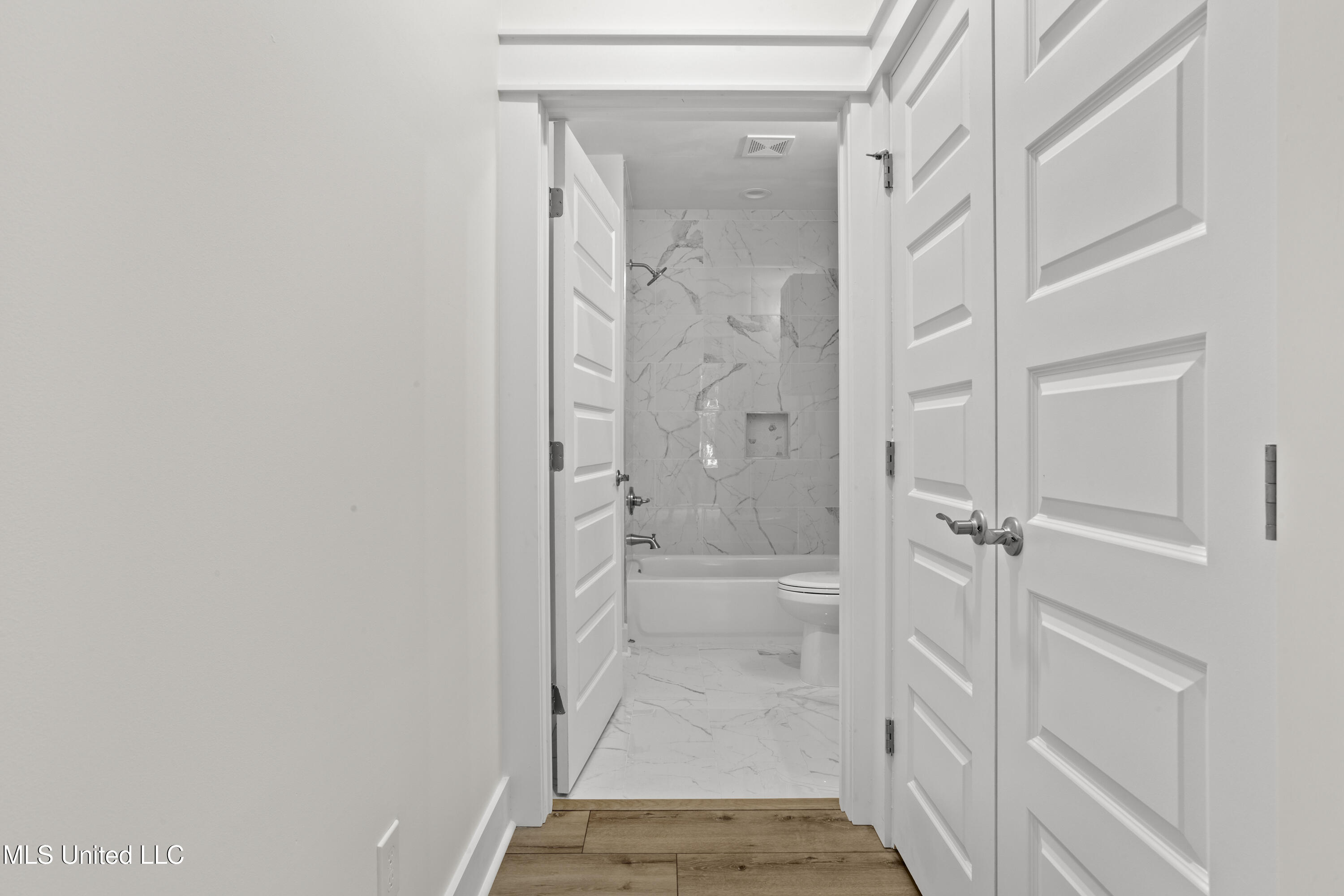 124 Court Unit#302 Street