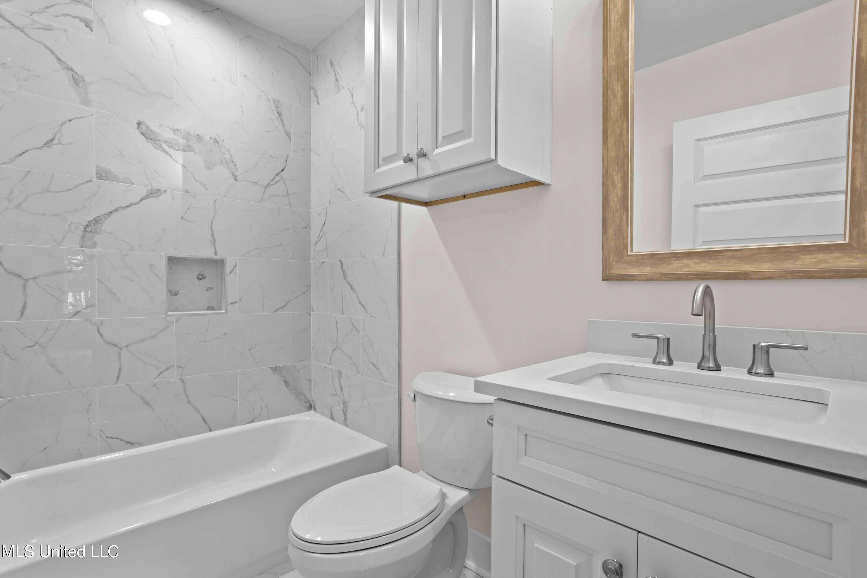 124 Court Unit#302 Street