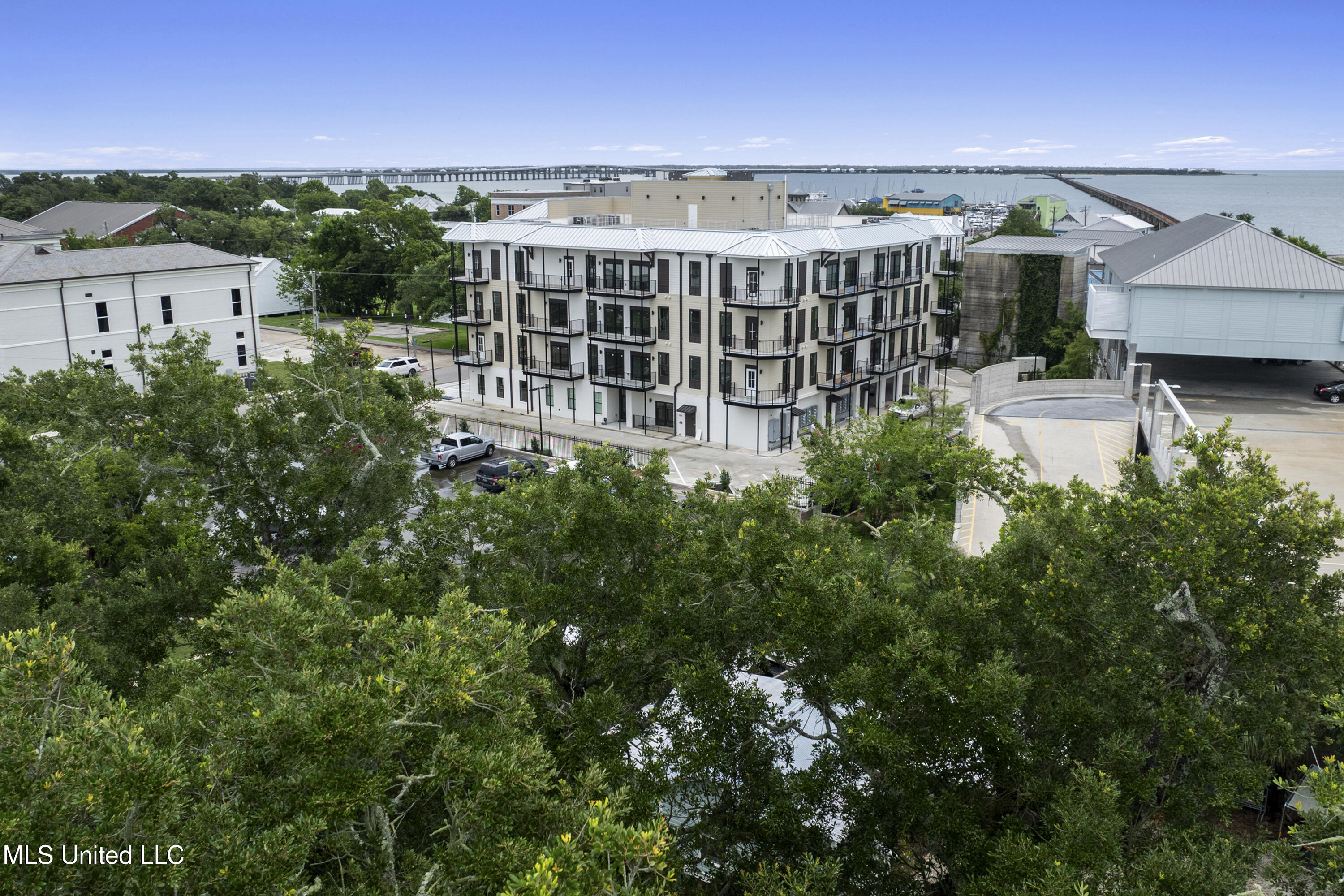 124 Court Unit#302 Street