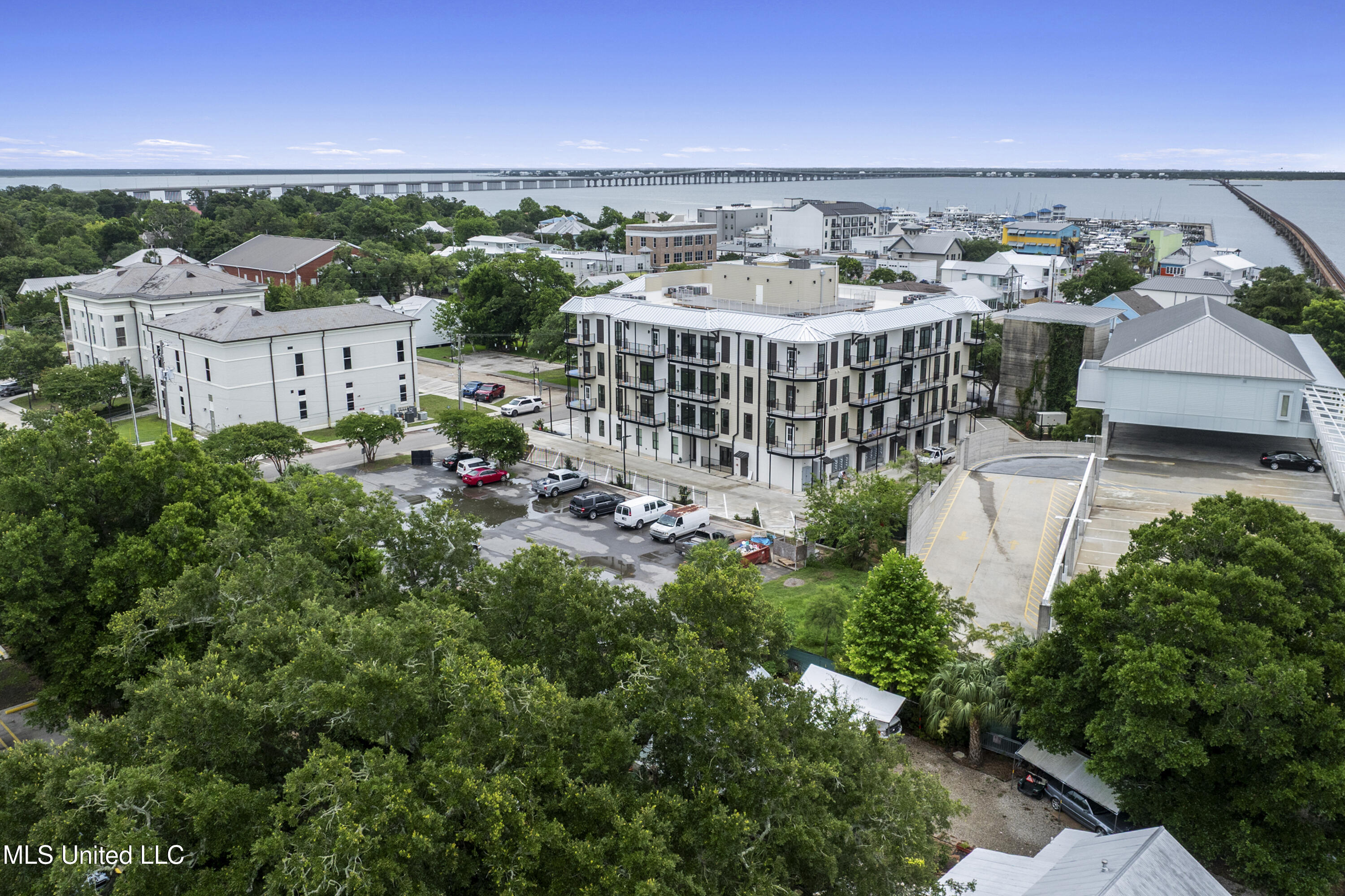 124 Court Unit#302 Street