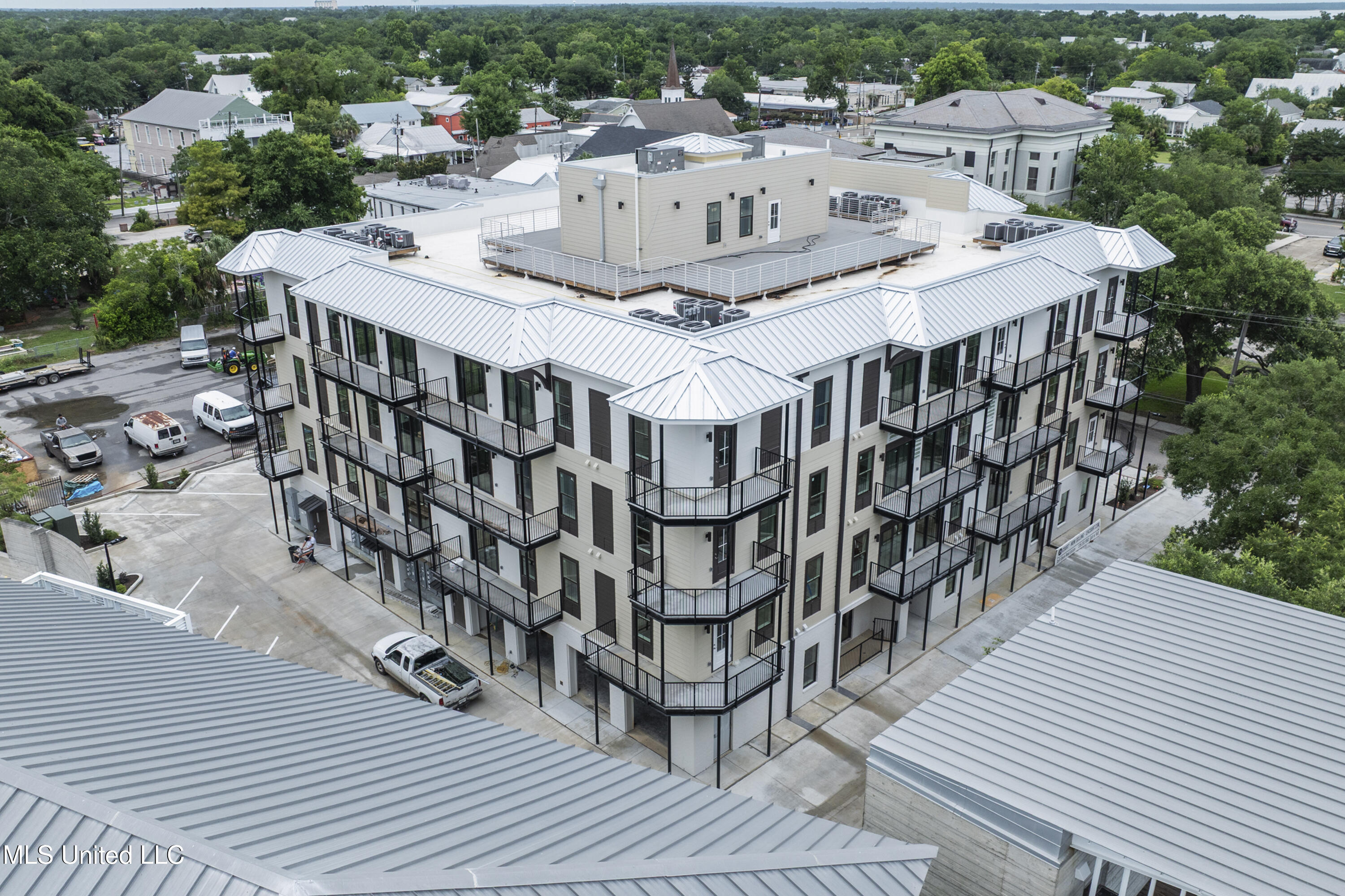 124 Court Unit#302 Street