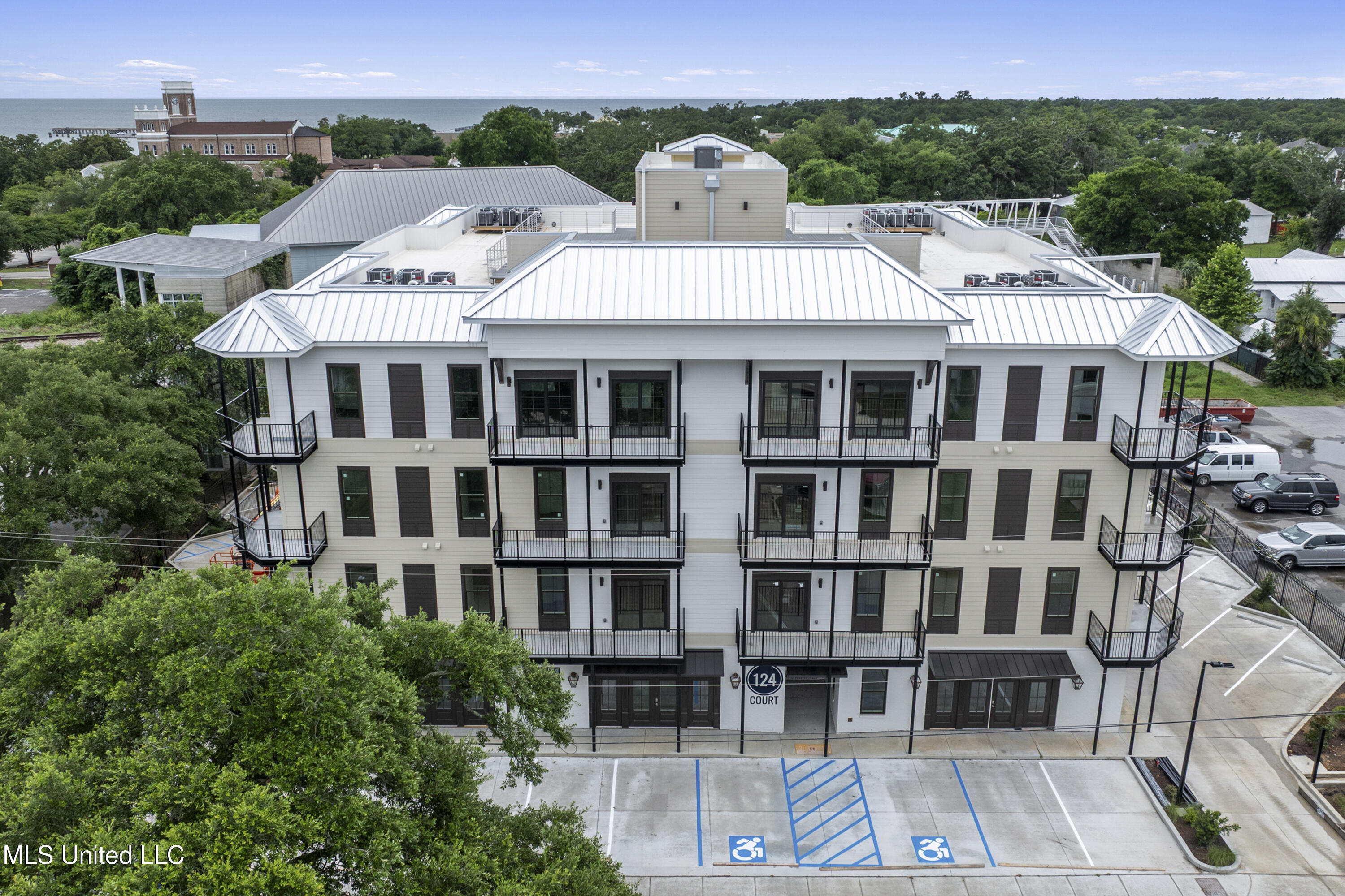 124 Court Unit#302 Street