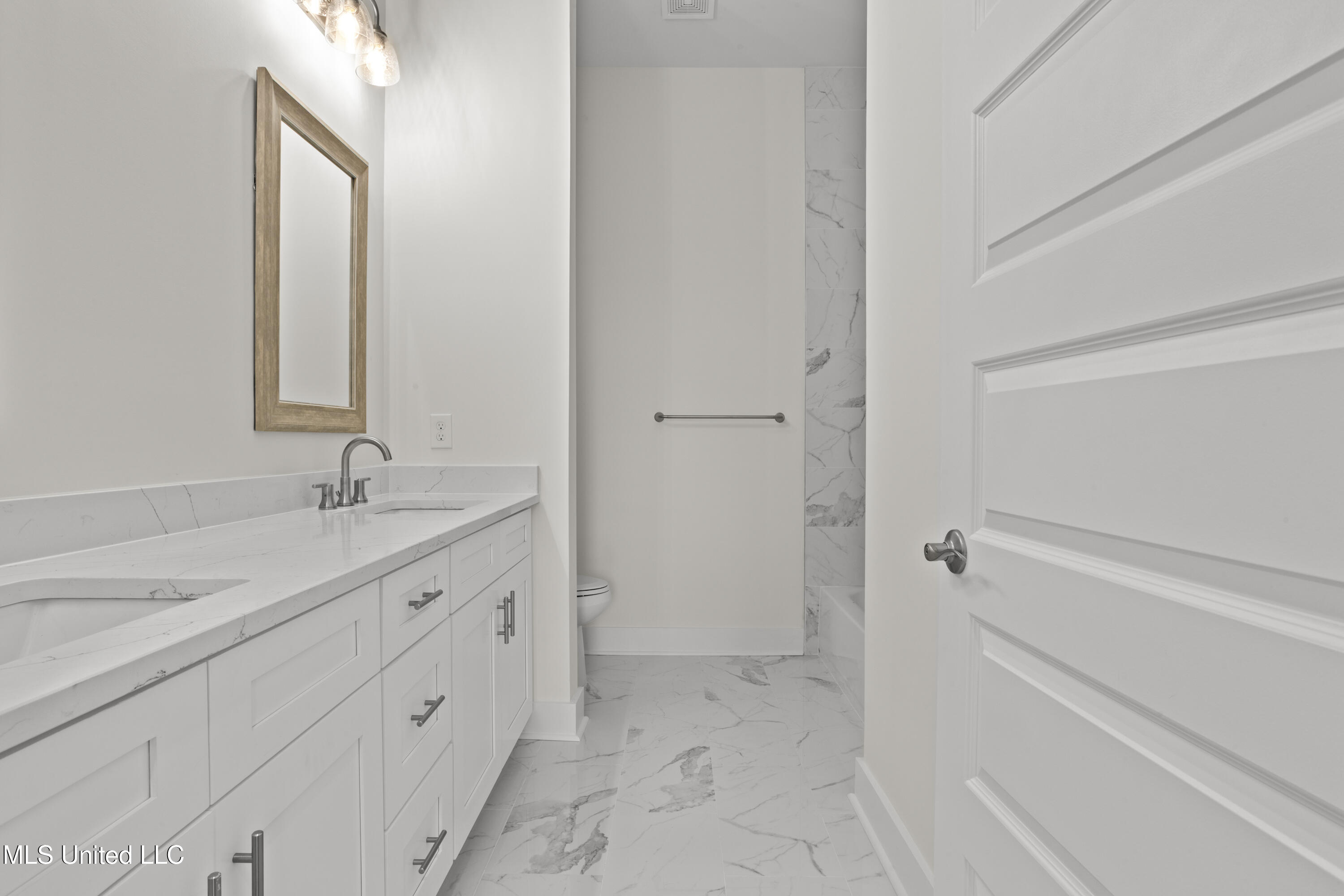 124 Court Unit #204 Street