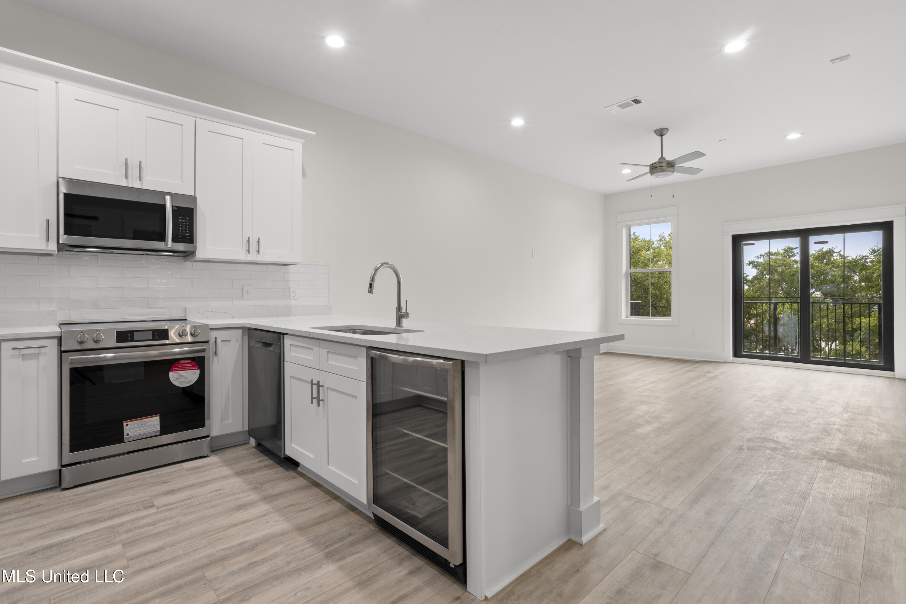 124 Court Unit #207 Street