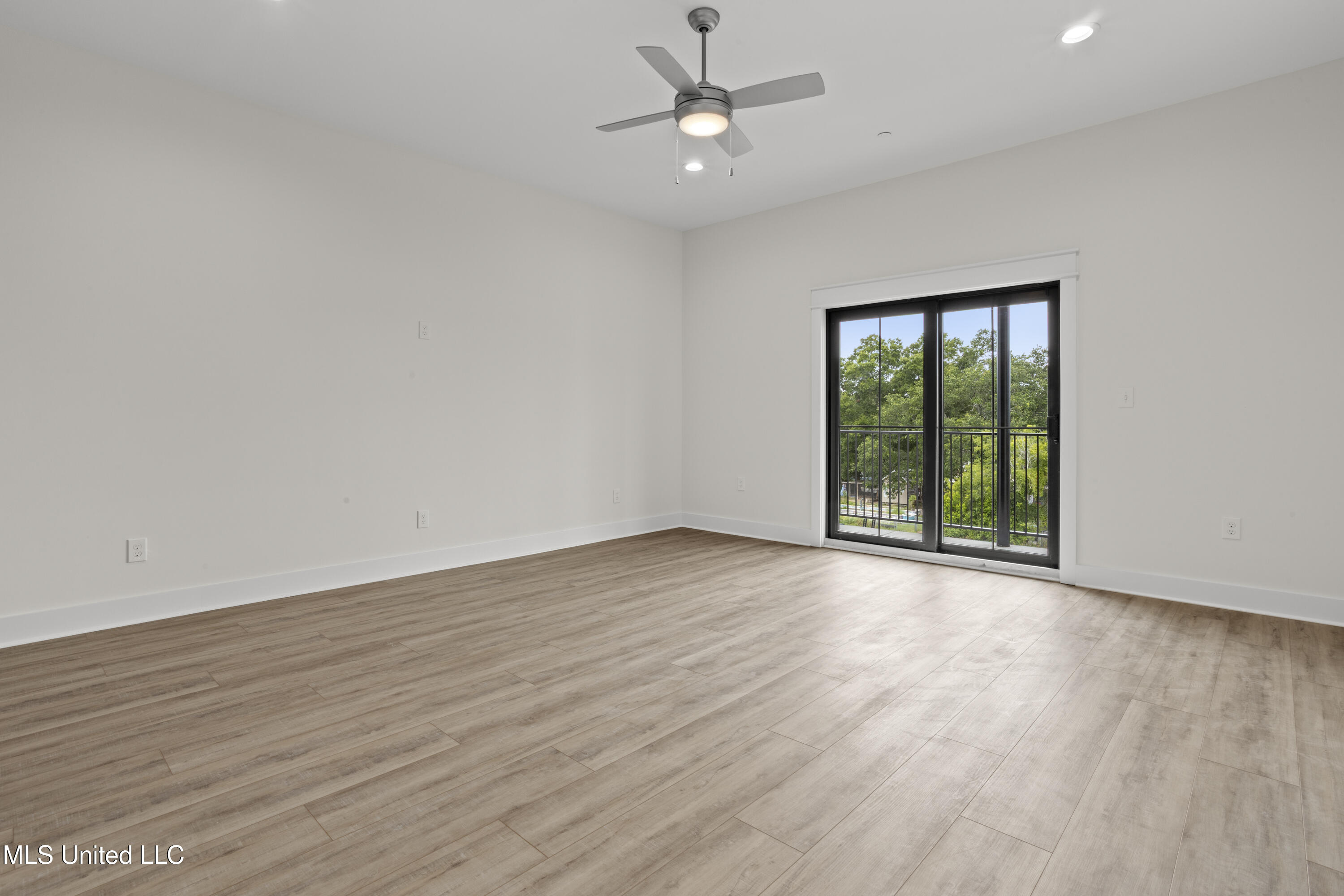 124 Court Unit #203 Street