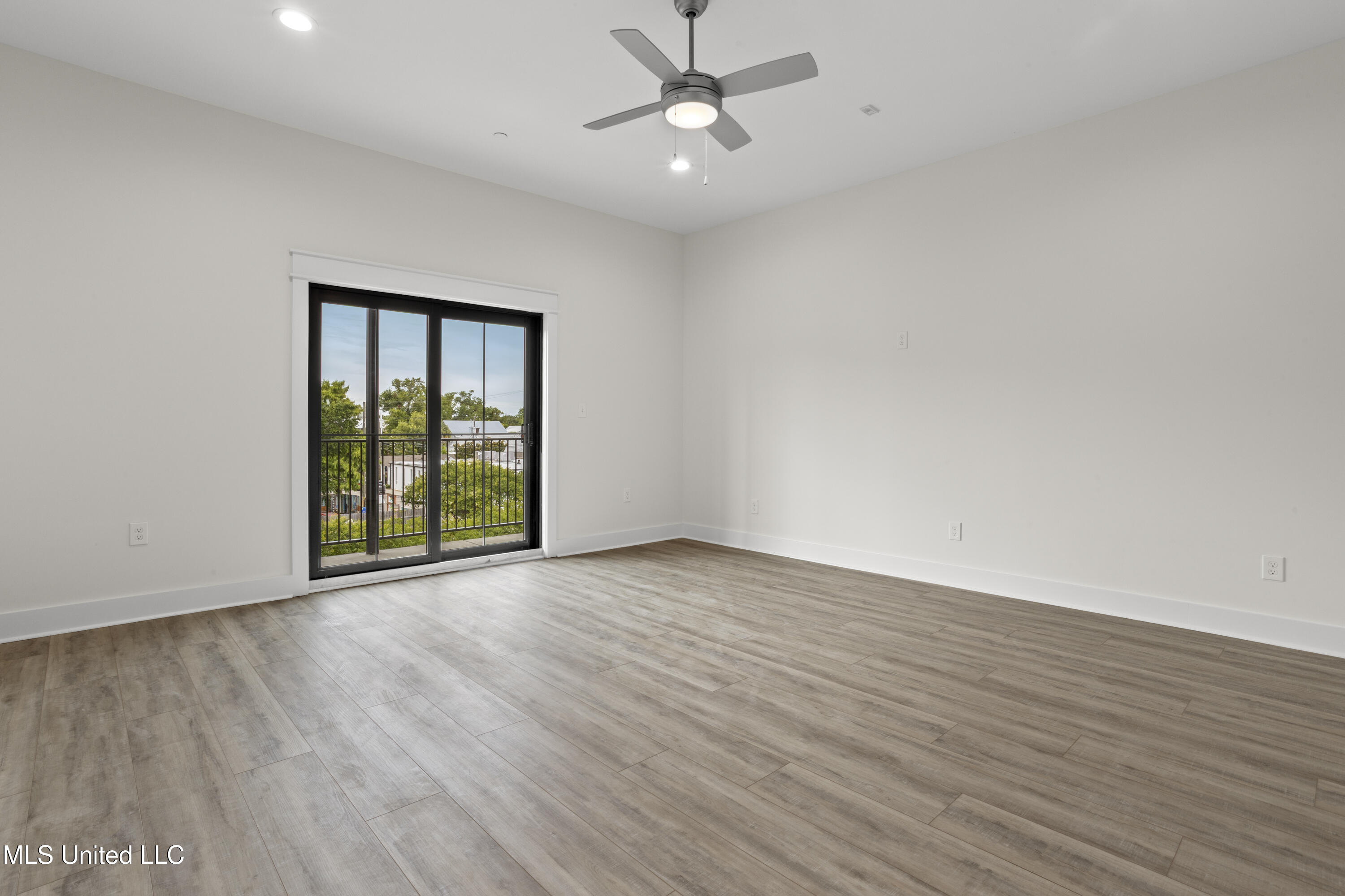124 Court Unit #203 Street