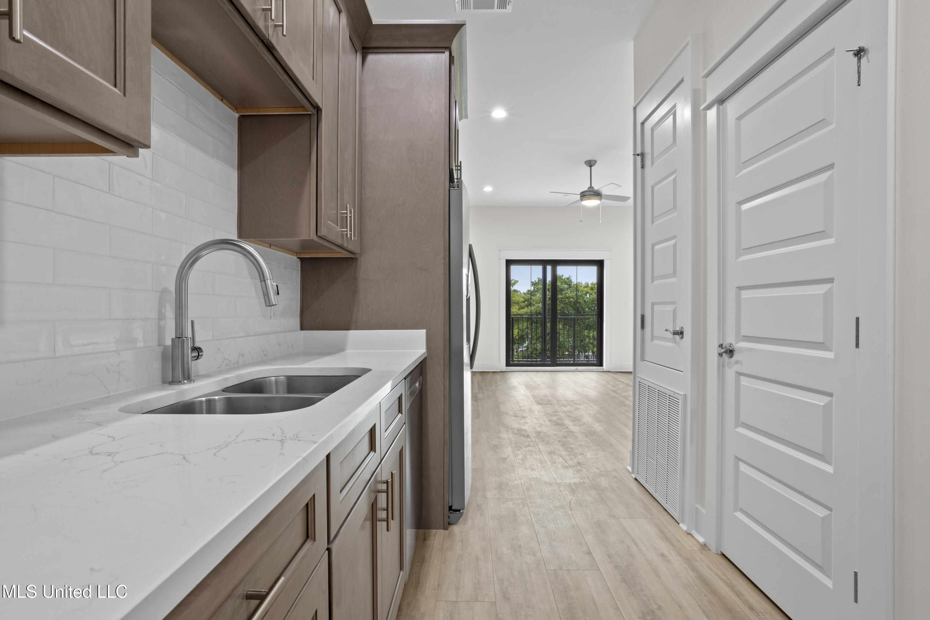 124 Court Unit #203 Street