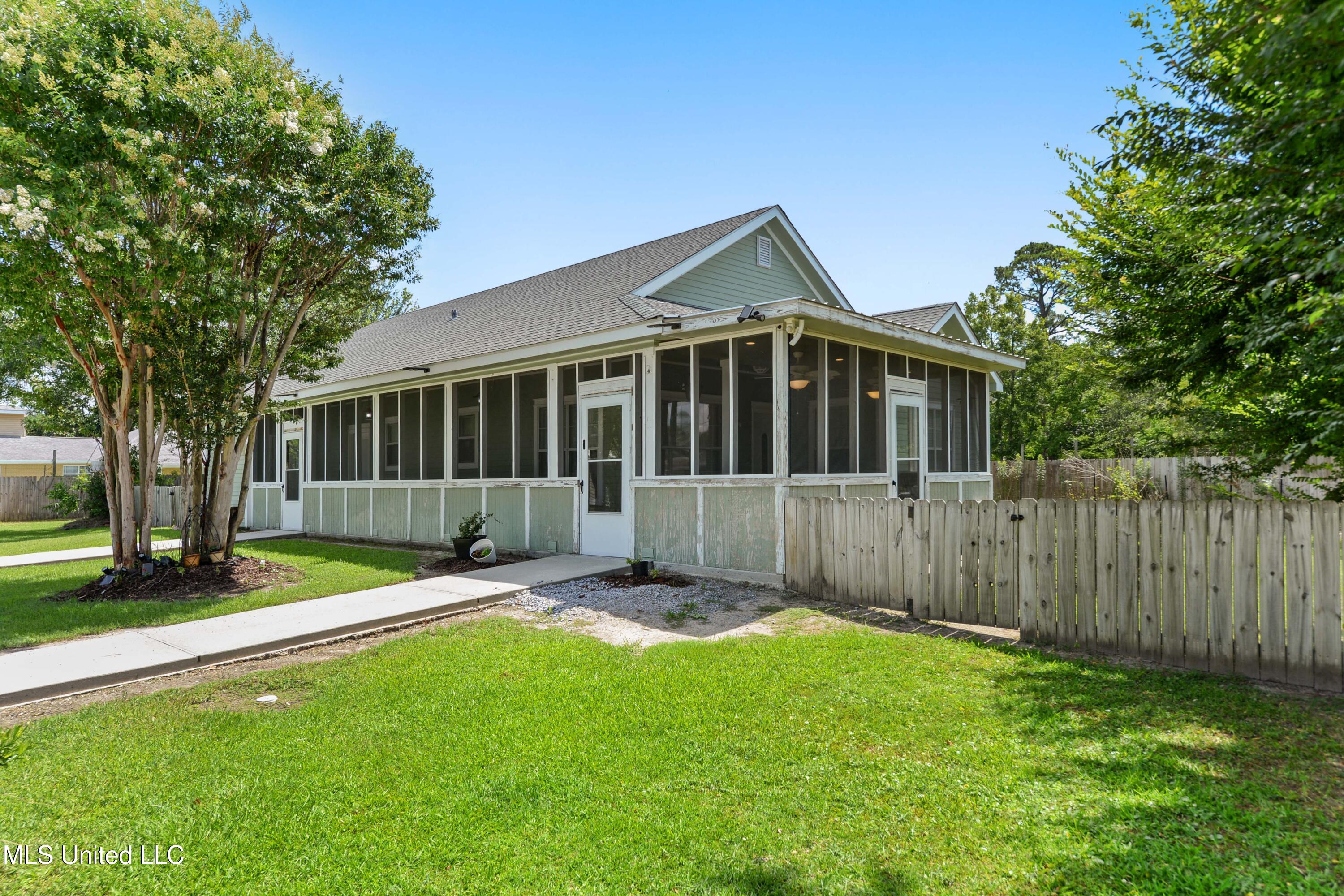 241 Bismark Street