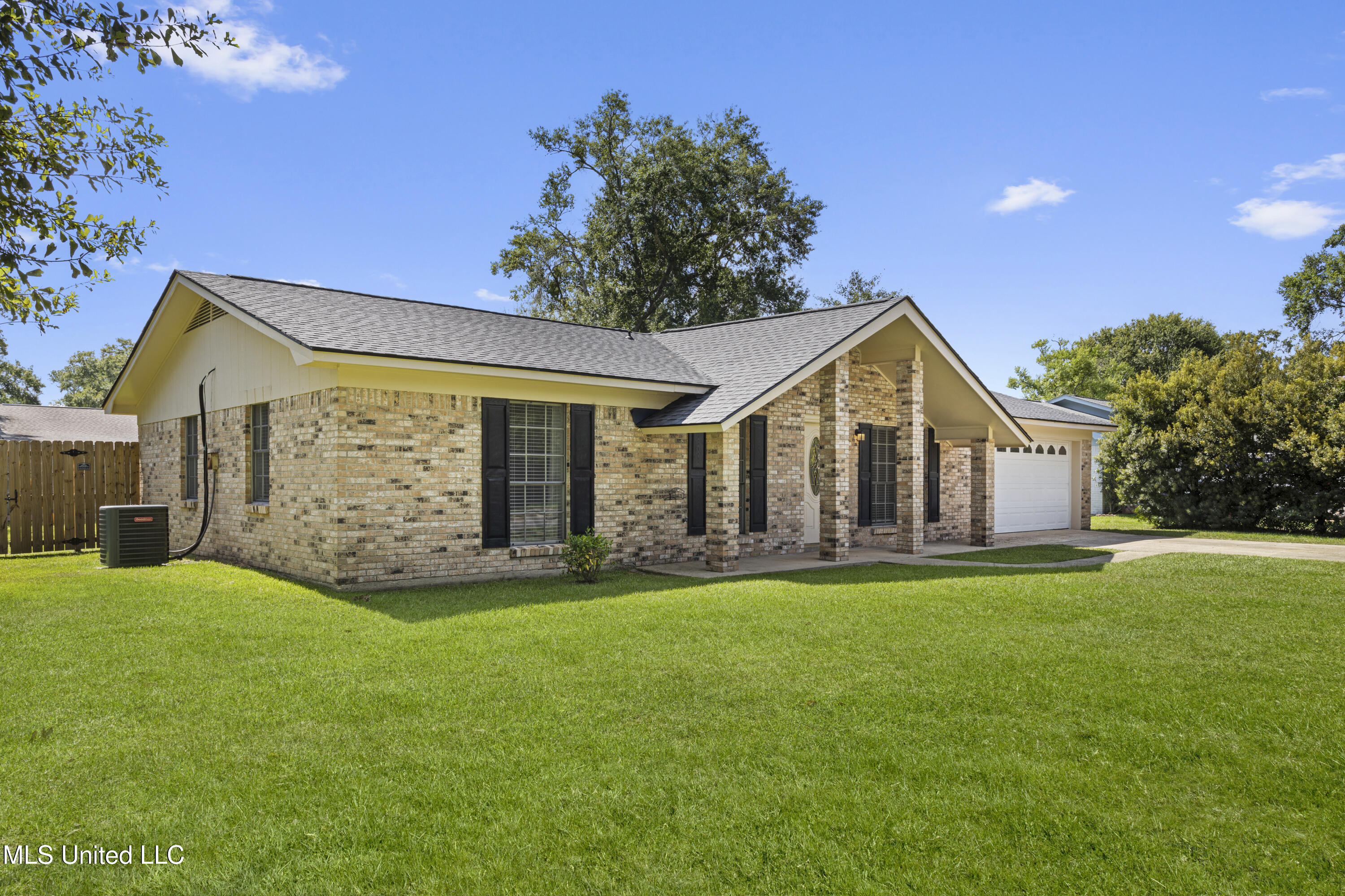 309 Jamaica Drive