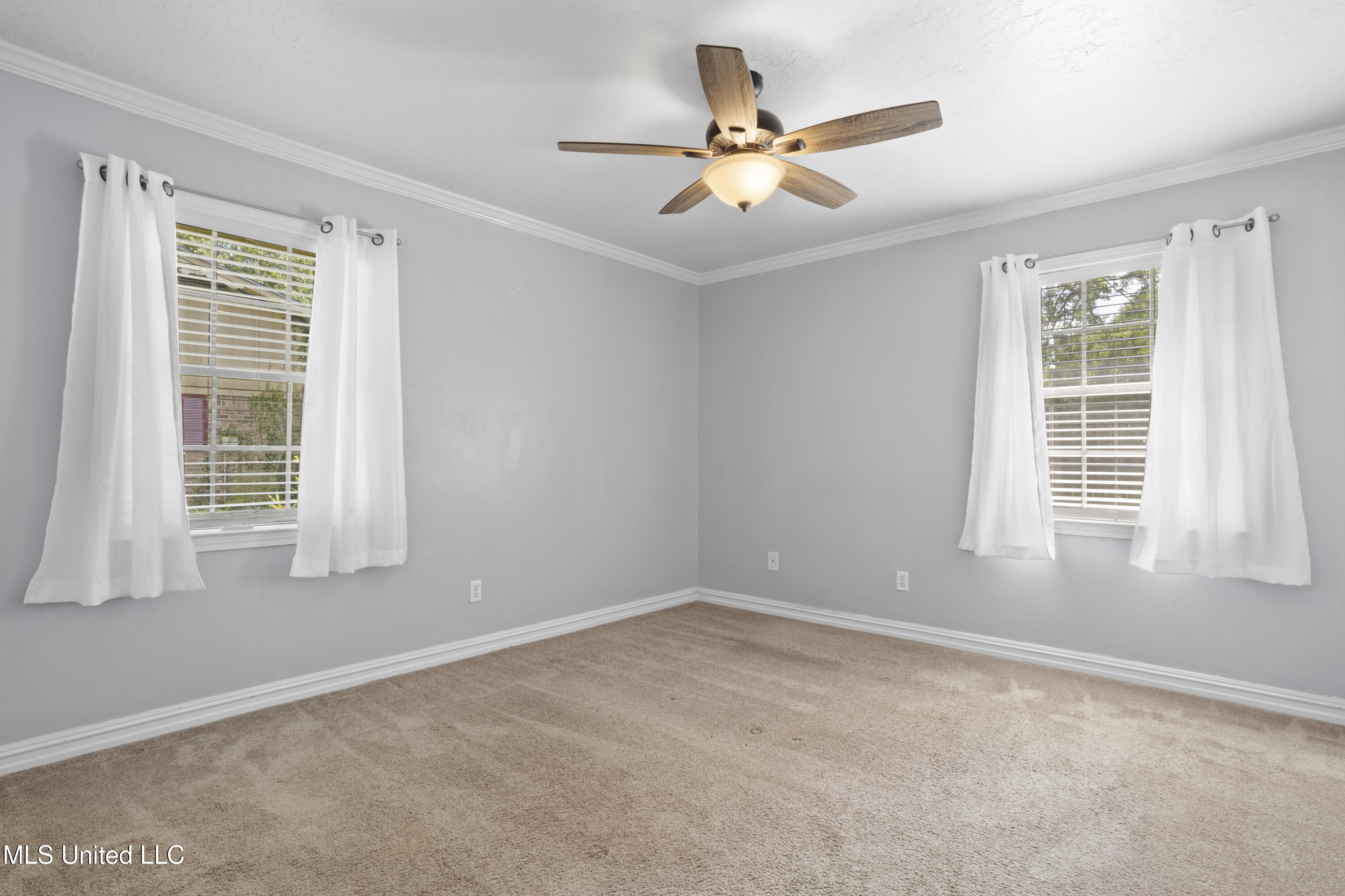 309 Jamaica Drive