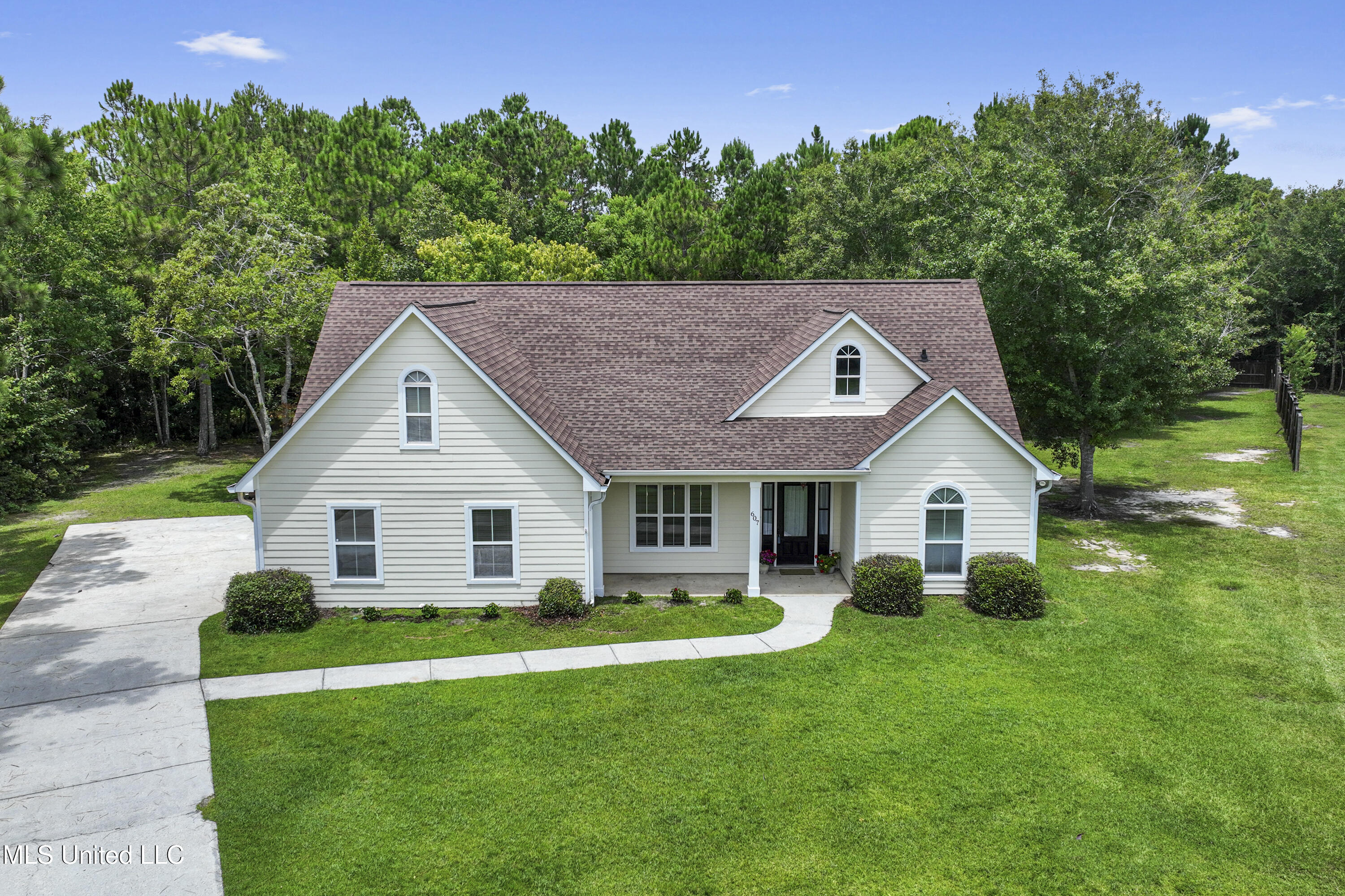 607 Taylor Trail