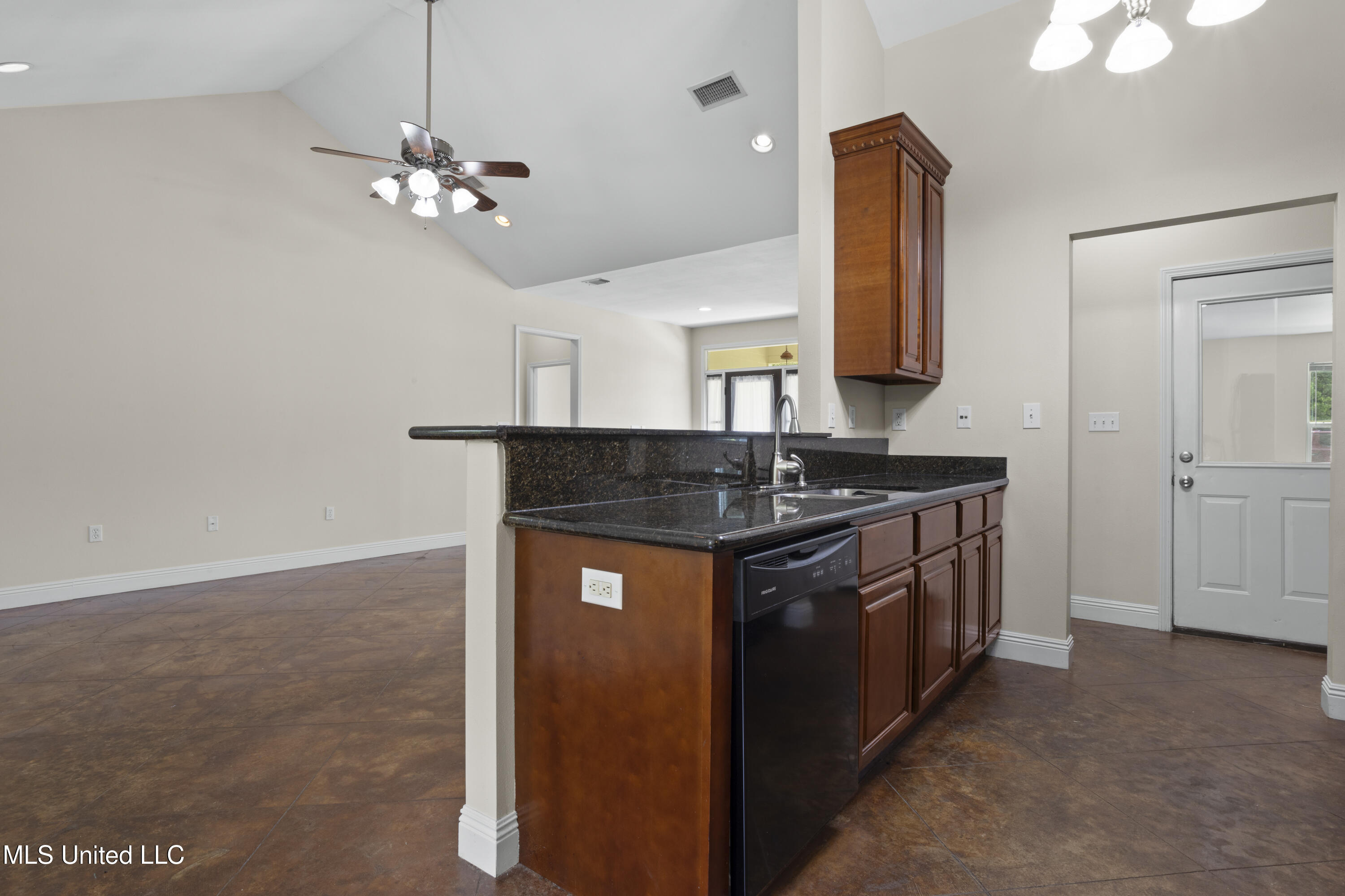 607 Taylor Trail