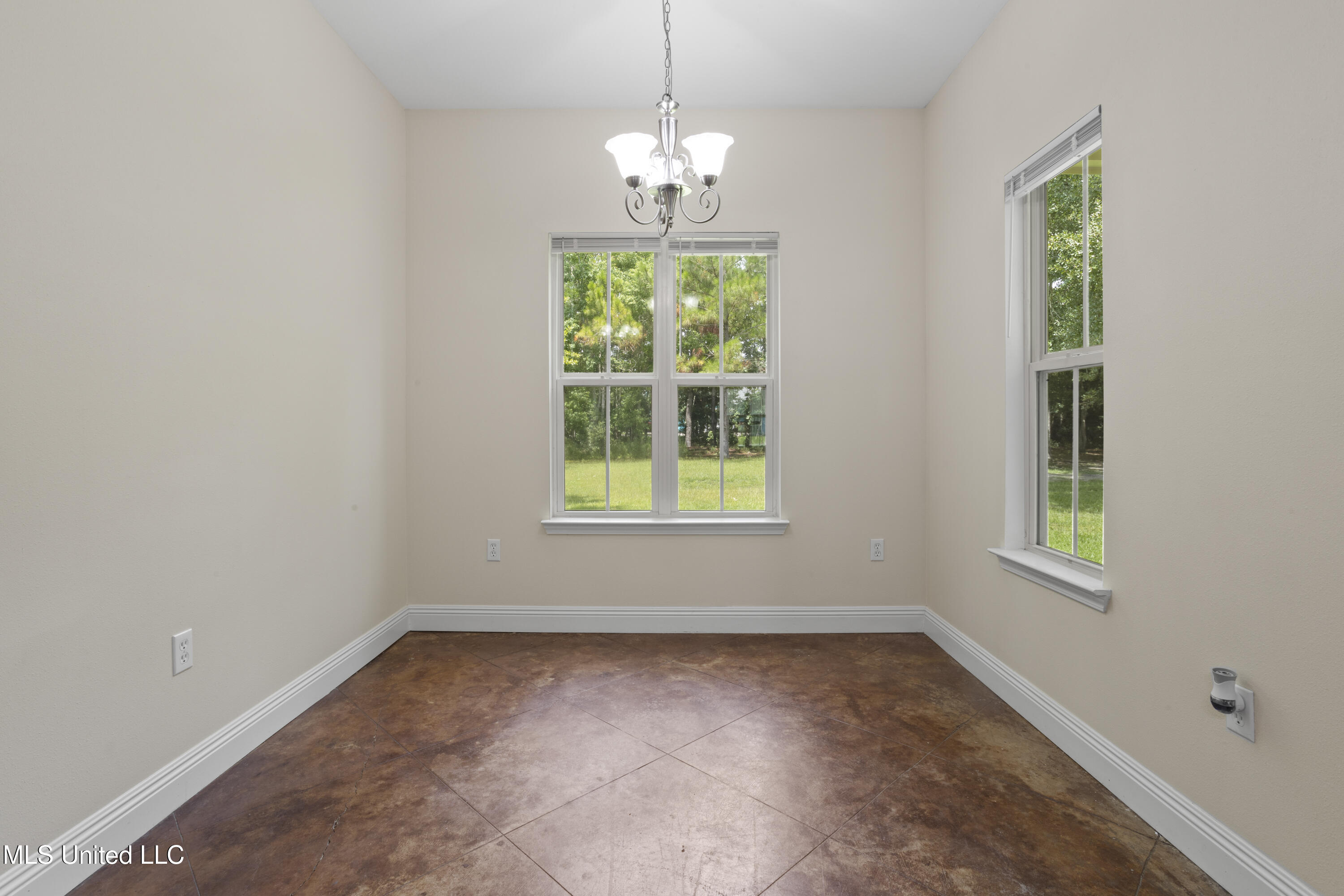 607 Taylor Trail