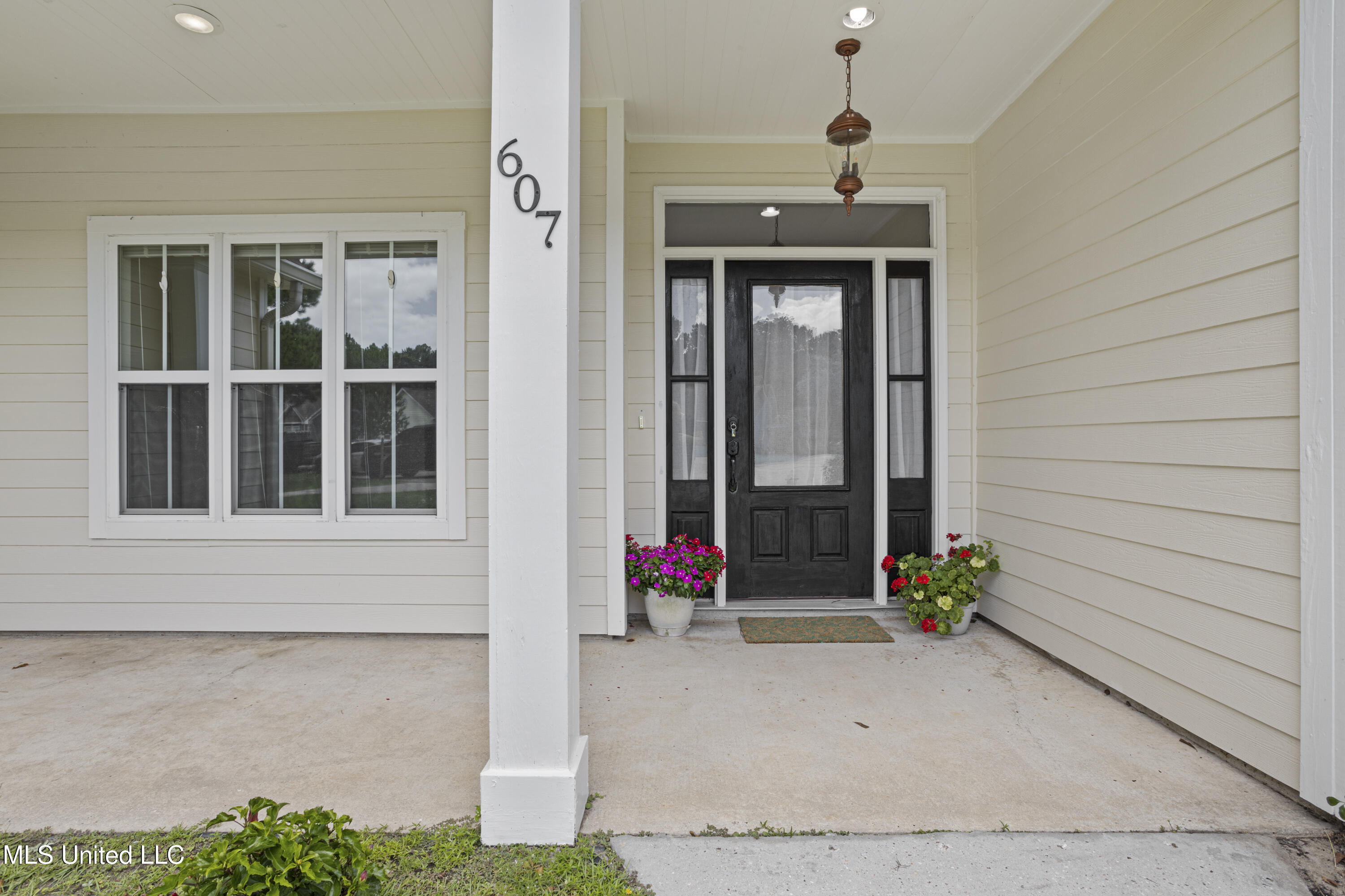 607 Taylor Trail