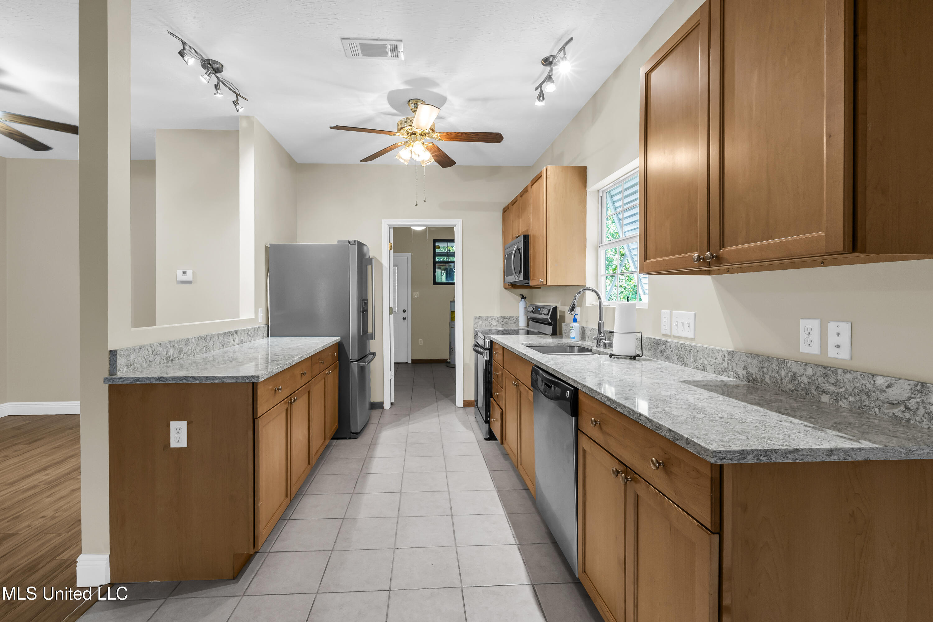 105 Stennis Street