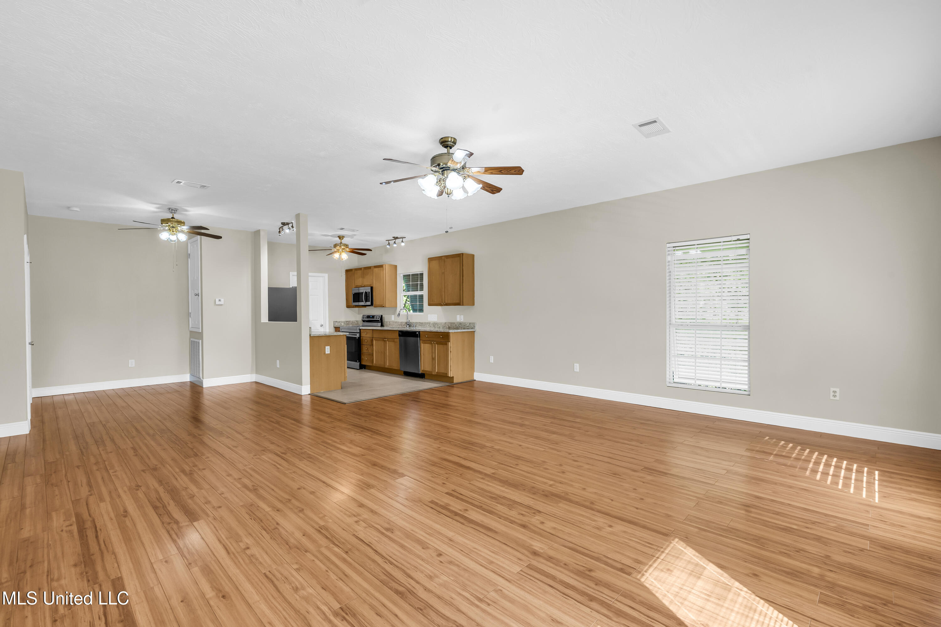 105 Stennis Street