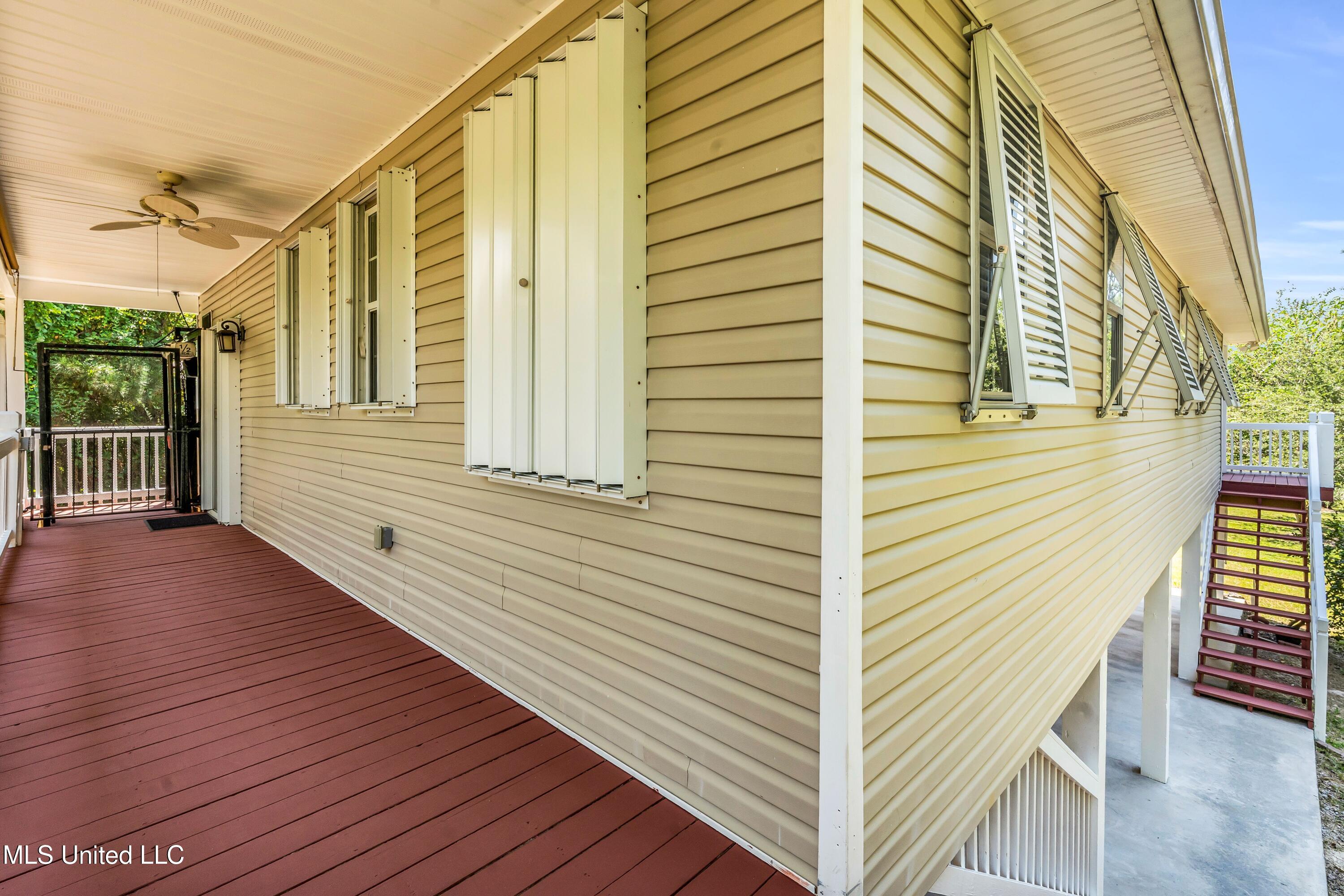 105 Stennis Street