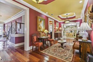 120 W Scenic Drive