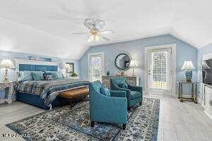 120 W Scenic Drive