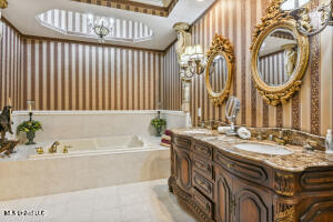 120 W Scenic Drive