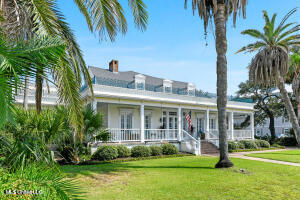 120 W Scenic Drive