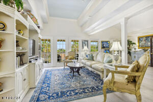 120 W Scenic Drive