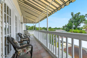 120 W Scenic Drive