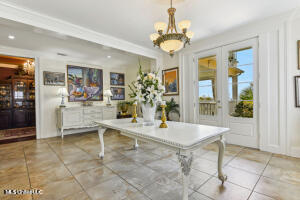 120 W Scenic Drive