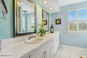 120 W Scenic Drive