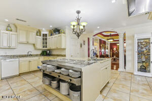 120 W Scenic Drive