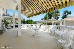120 W Scenic Drive