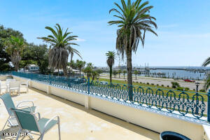 120 W Scenic Drive