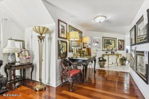120 W Scenic Drive