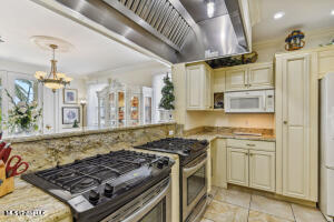 120 W Scenic Drive